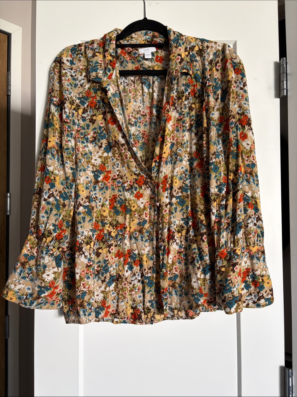 Soft and silky J Jill Floral blouse sz L